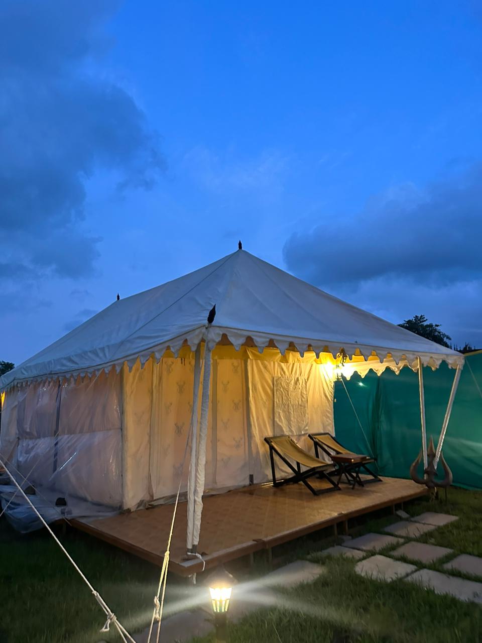 Super Deluxe Swiss Tent